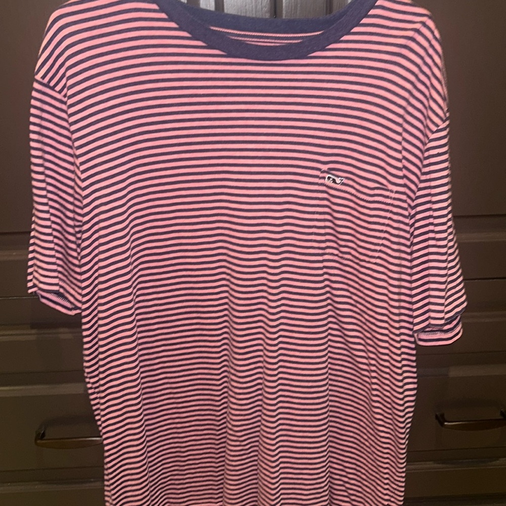 Vineyard vine size, XL, salmon and blue striped T-shirt good condition